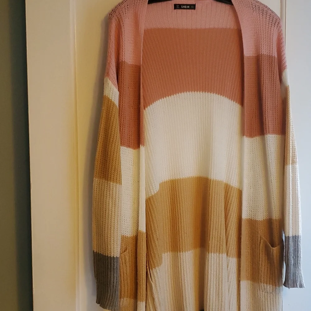 Color Block Sweater - Picture 3 of 6